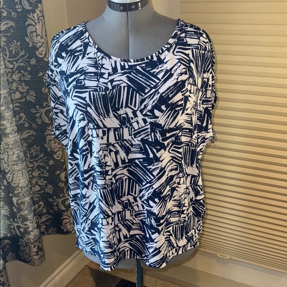 BB Collection abstract Navy Blue and White Women's Top Size L - Picture 1 of 9
